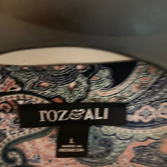 Blouse - Picture 3 of 6